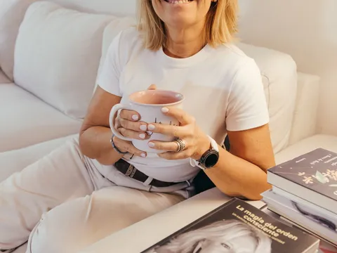 Cristina Duch amb el seu llibre